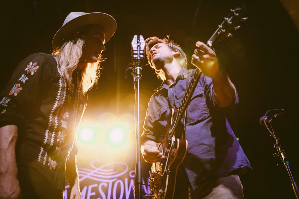 Hero-Jamestown-Revival-Live-R44