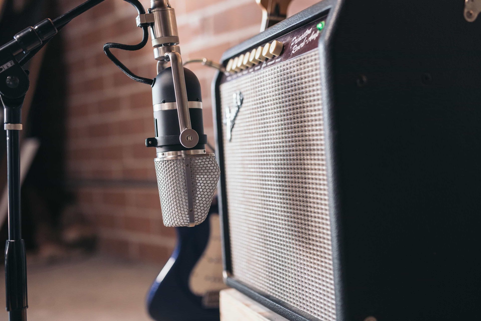 How To Record Electric Guitar With the KU4 artist portrait