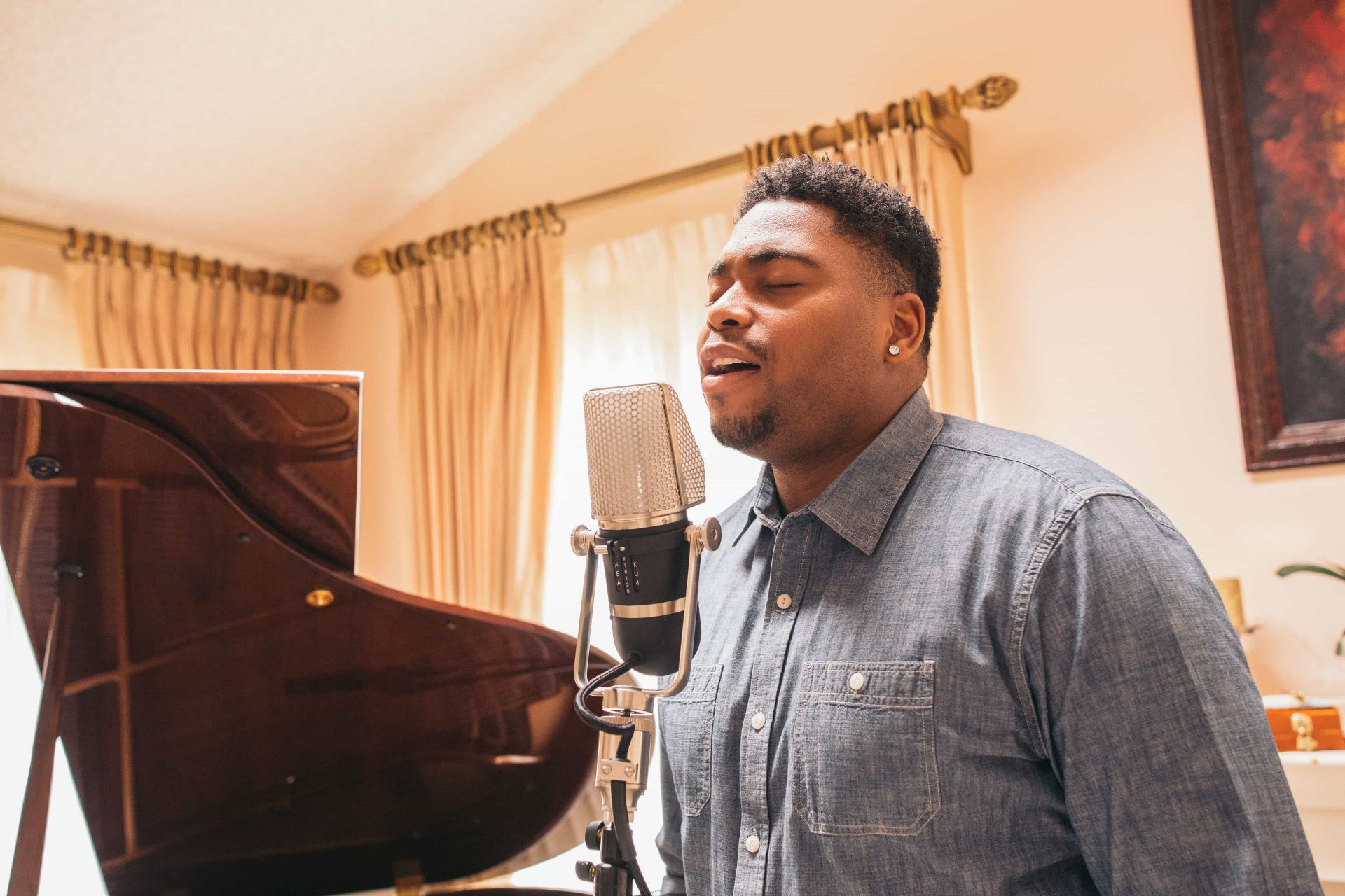 How To Record Vocals With the KU4 artist portrait