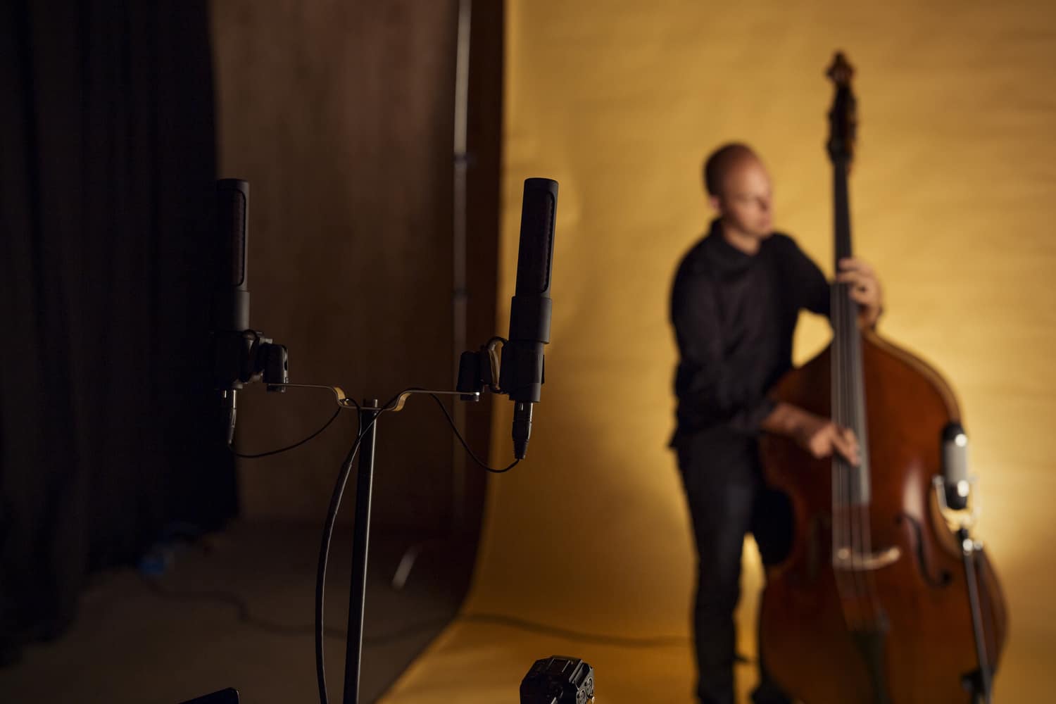 How To Record Your Room With the N8 artist portrait