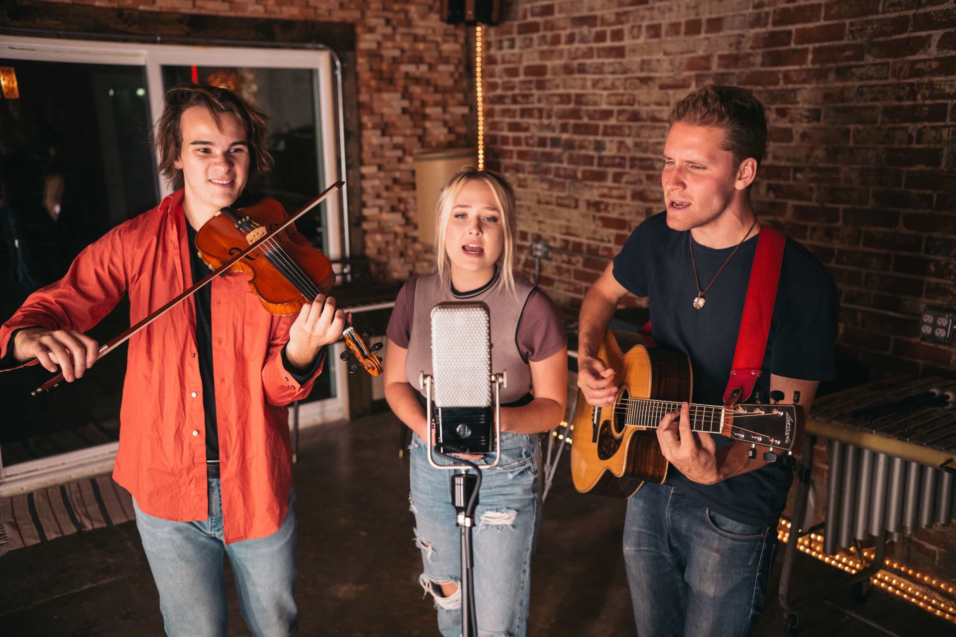 How To Record Your Full Band With a Single R44 artist portrait