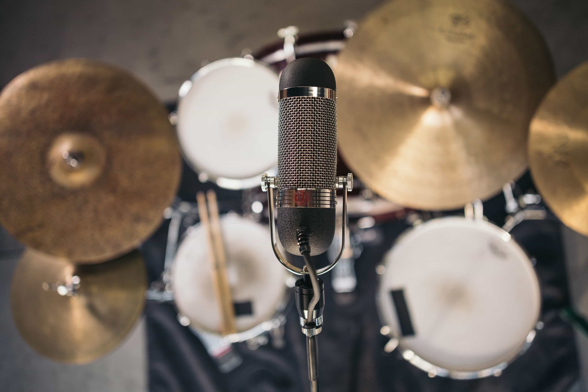 How To Record Drums With the R84 artist portrait