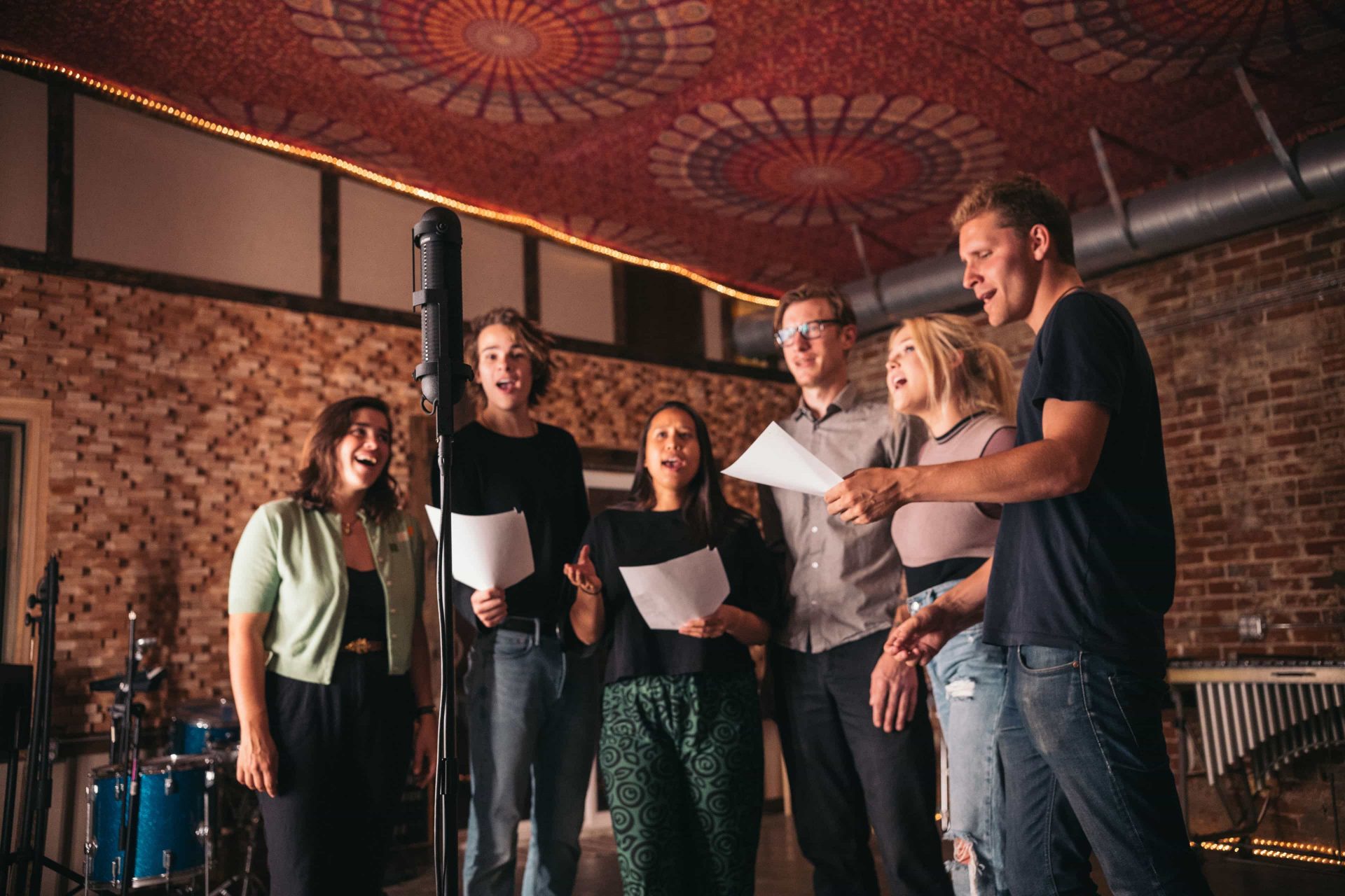 How To Record Group Vocals and Choirs With the R88 artist portrait