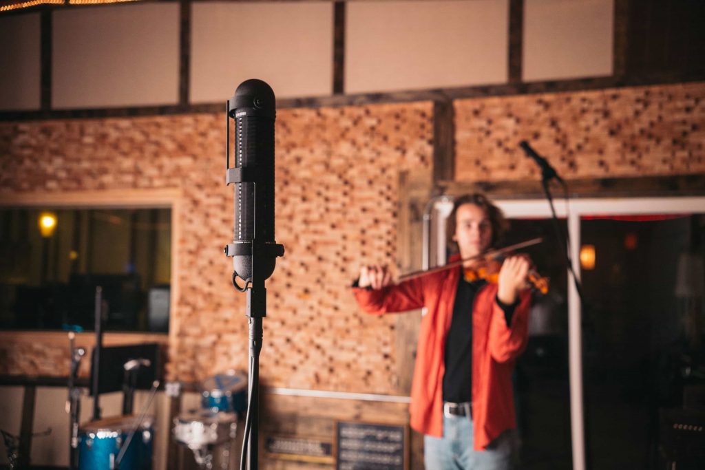 Hero-R88-Violin
