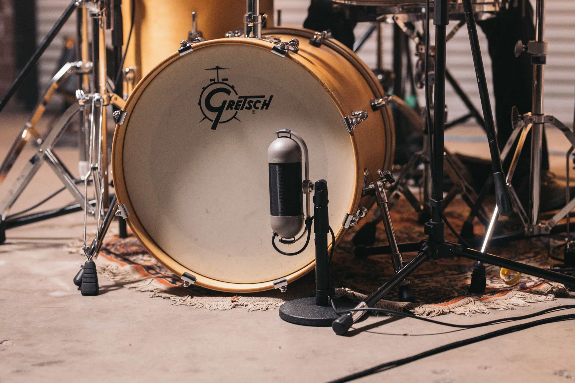 How To Record Kick Drum With the R92 artist portrait