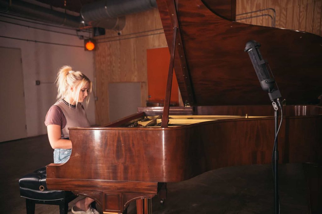 R88-Grand-Piano