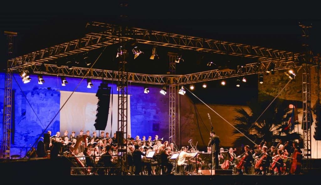 R88-Outdoor-Orchestra