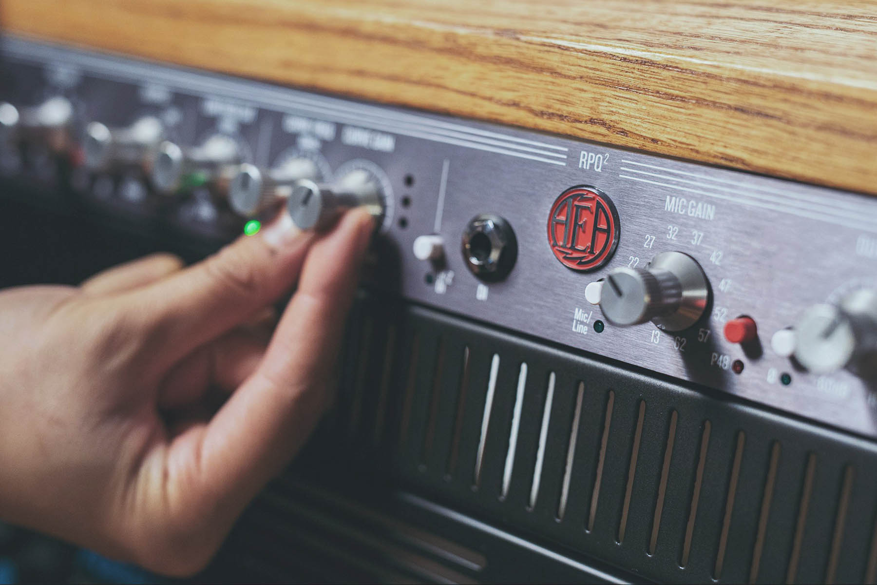 How to Dial In the CurveShaper EQ artist portrait