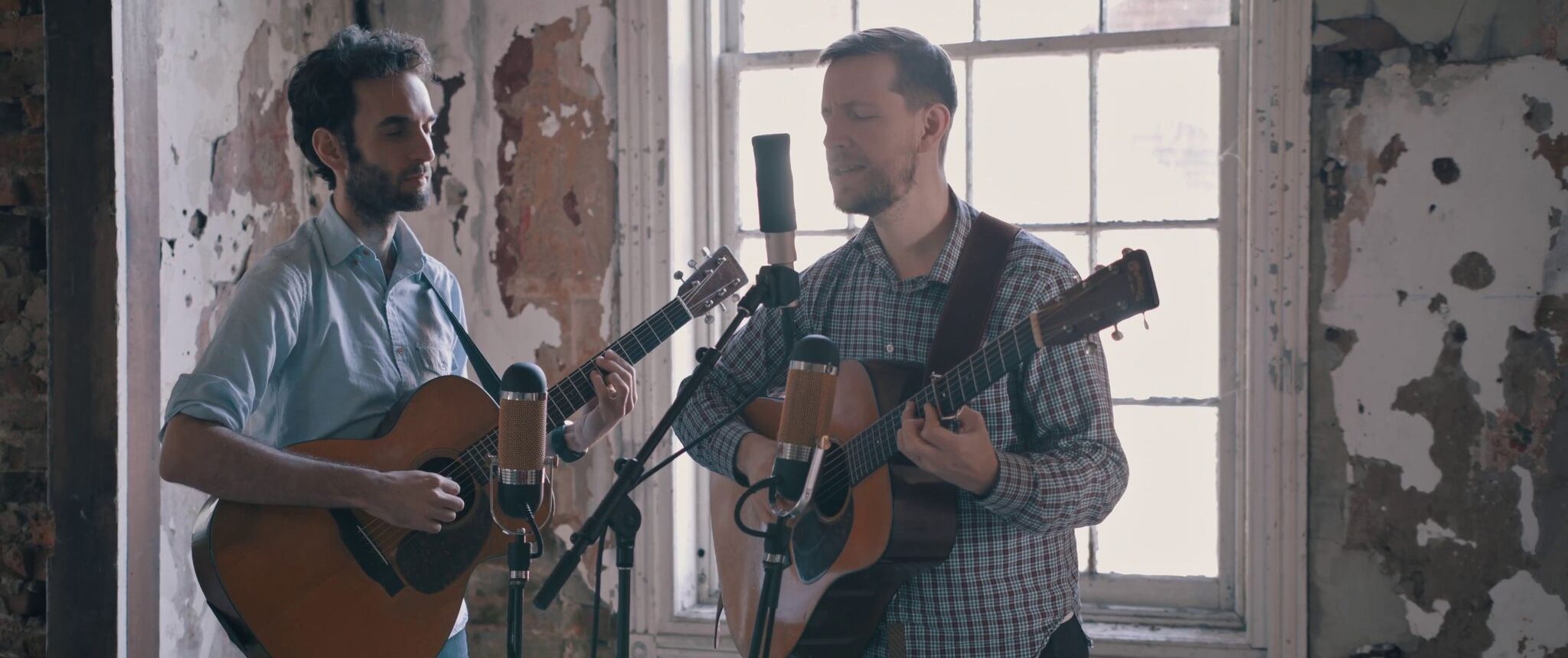 Julian Lage & Chris Eldridge perform ‘Sleeping By Myself’ artist portrait