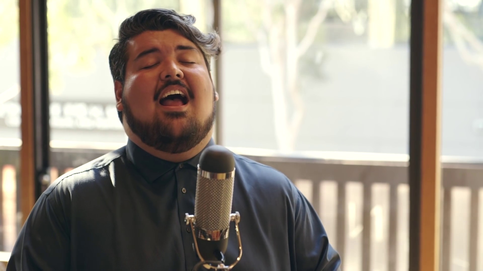 Mario Jose and Nathan Alef perform ‘In The Silence’ artist portrait