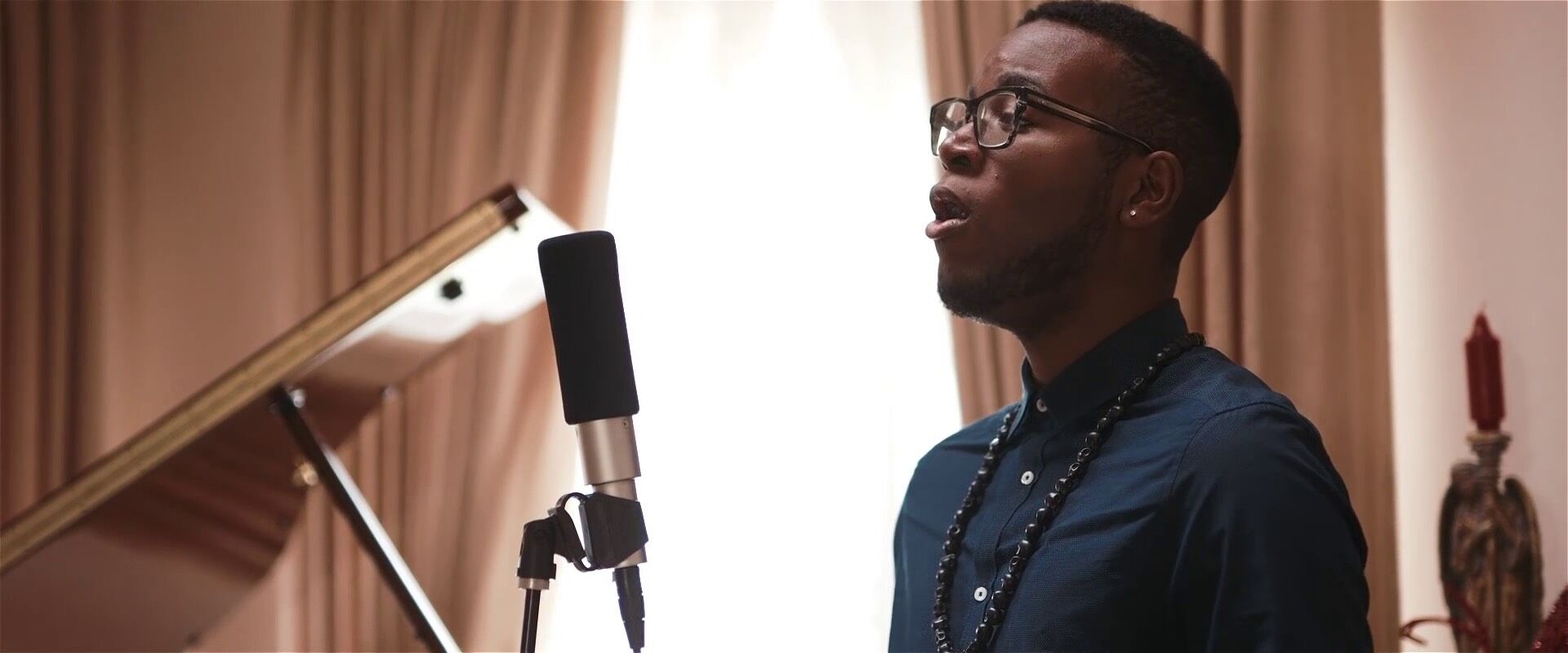 Michael Mayo & Michael Ragonese perform ‘The Christmas Song/I’ll Be Home for Christmas’ artist portrait