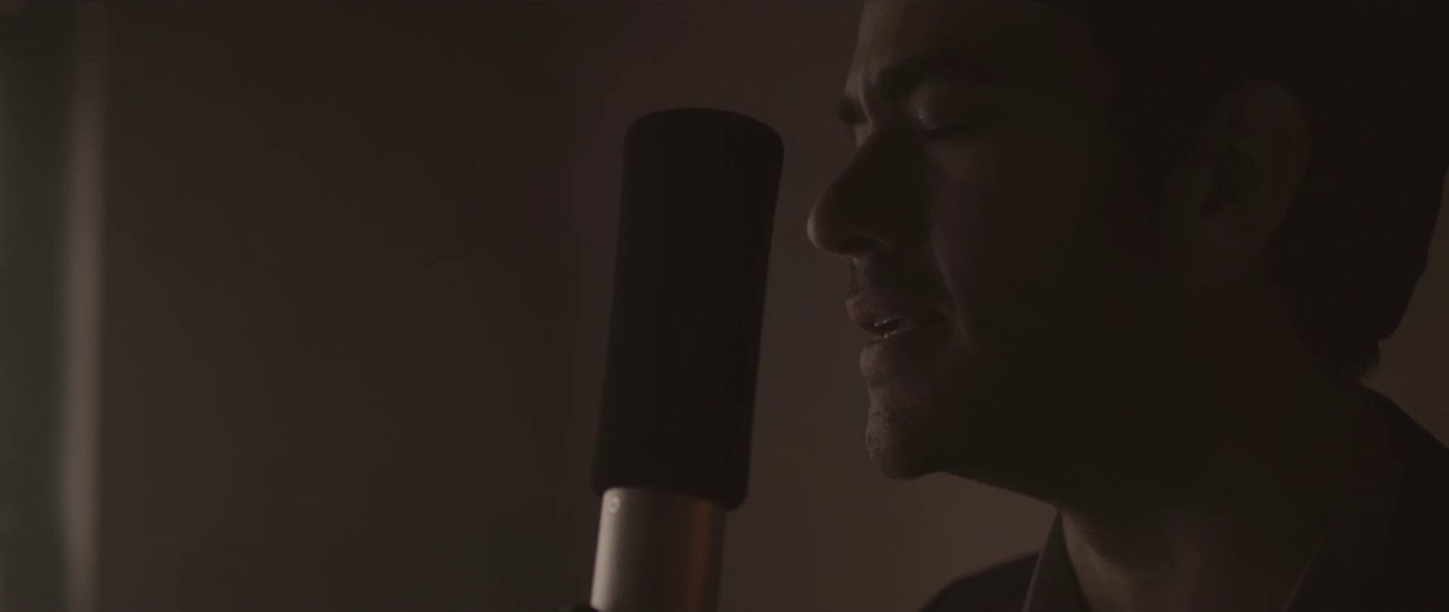 Noam Pikelny performs ‘Old Banjo’ artist portrait