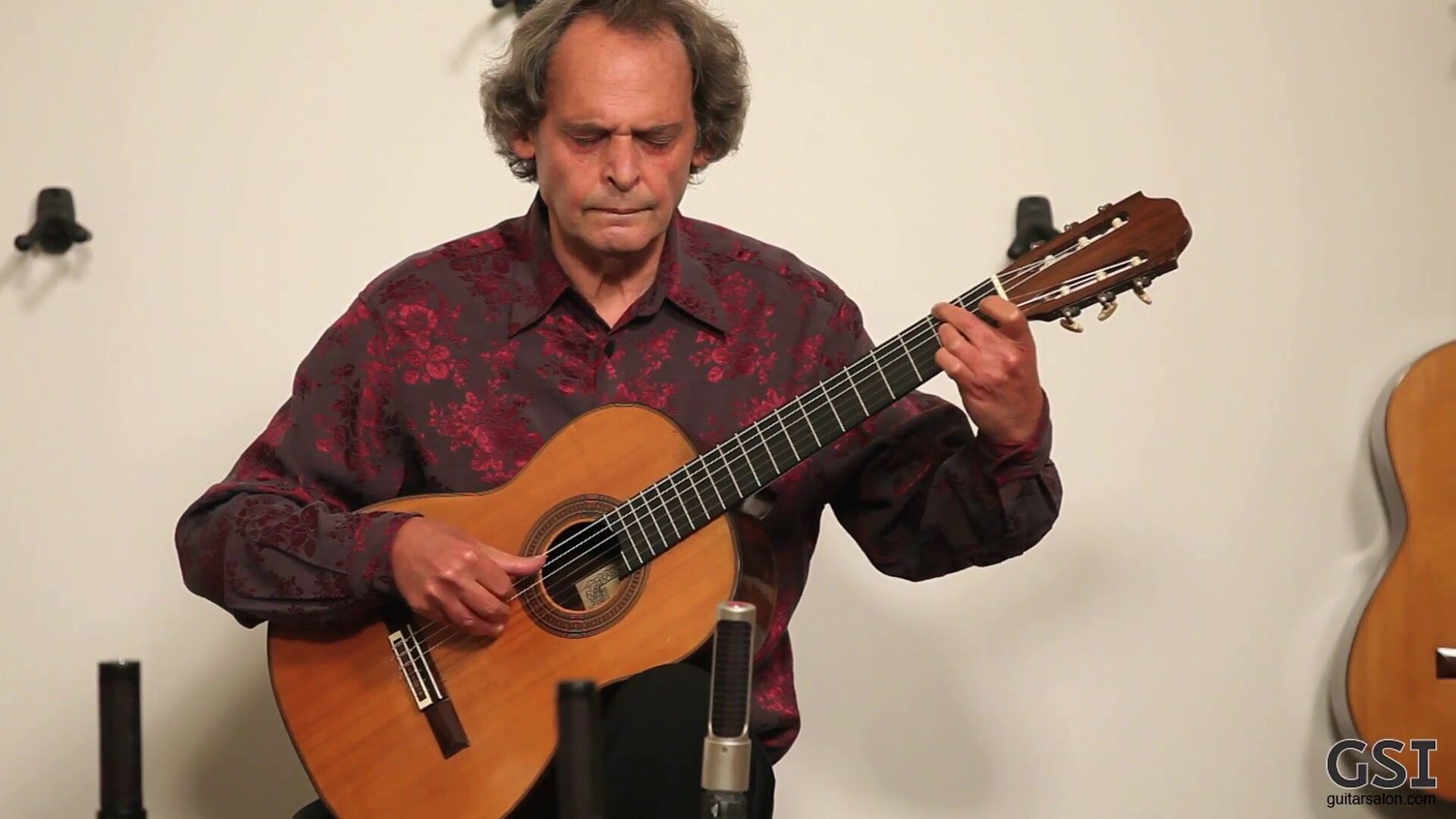 Roland Dyens performs ‘Prelude (1956 Bouchet)’ live at GSI artist portrait