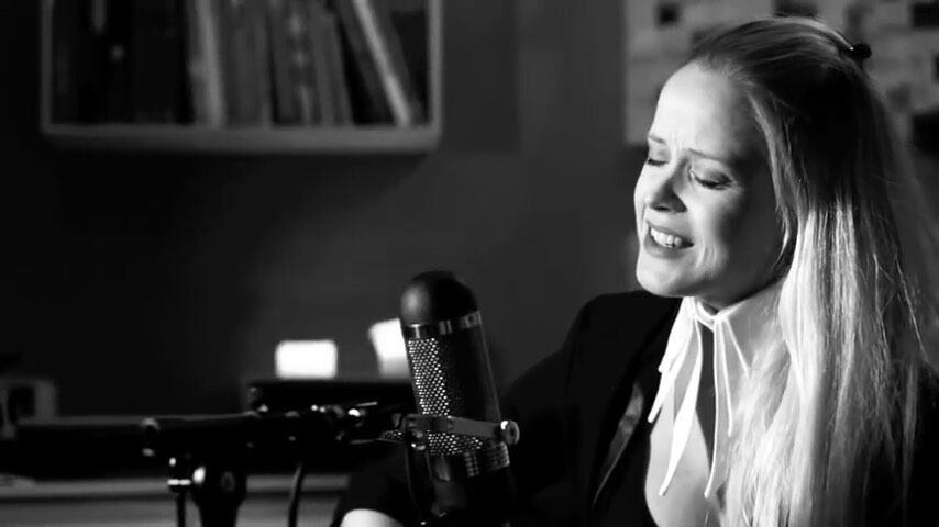 Hero-Tina-Dico-OtherSide