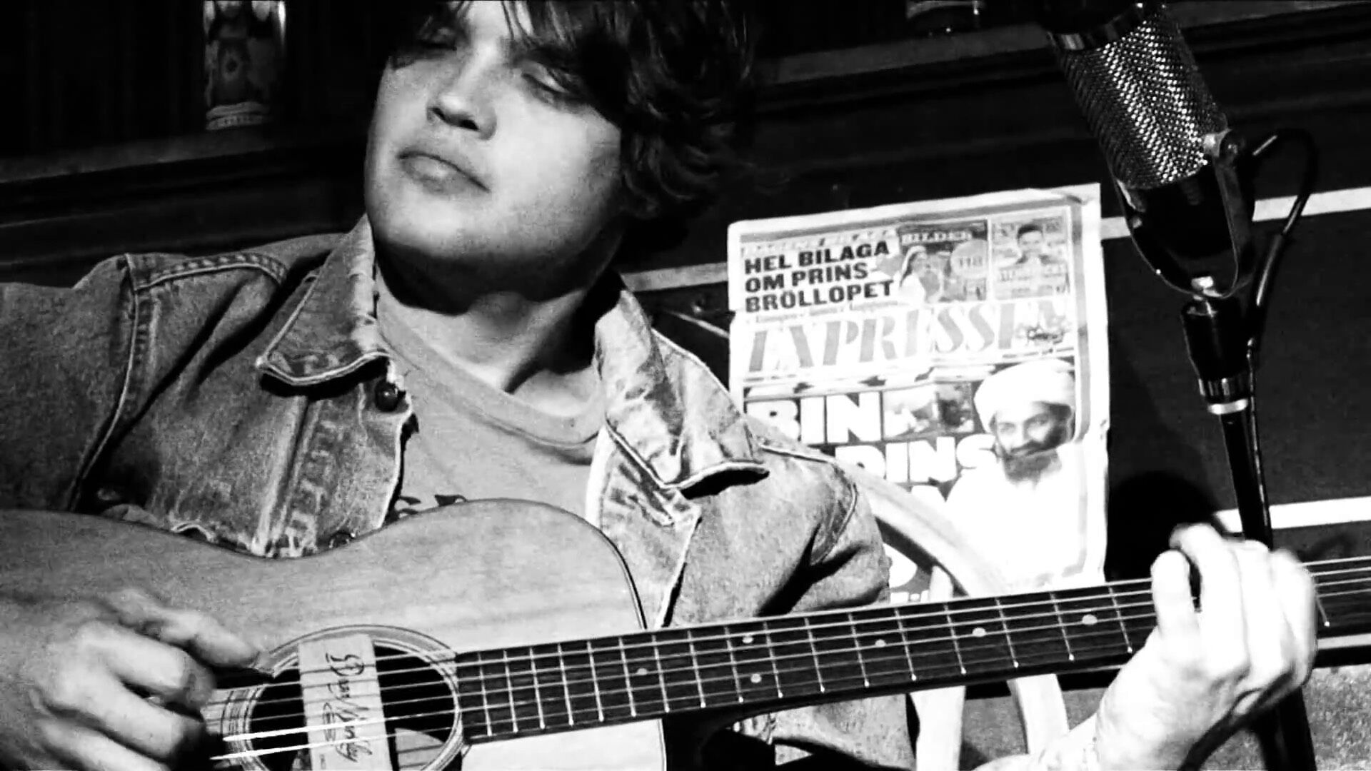 William Tyler performs ‘We Own This Town’ artist portrait