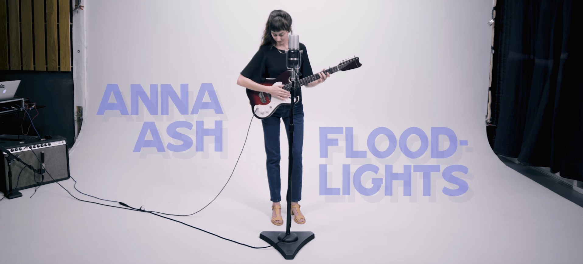 Anna Ash performs on Goodhertz’s Mix Notes artist portrait