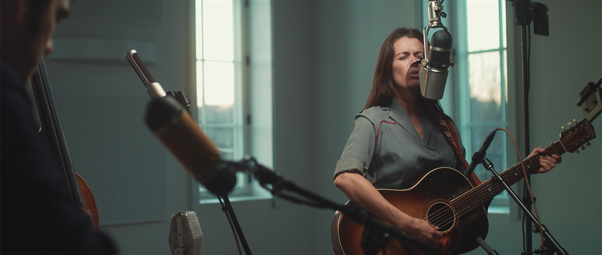 Caitlin Canty Performs “Time Rolls By” artist portrait