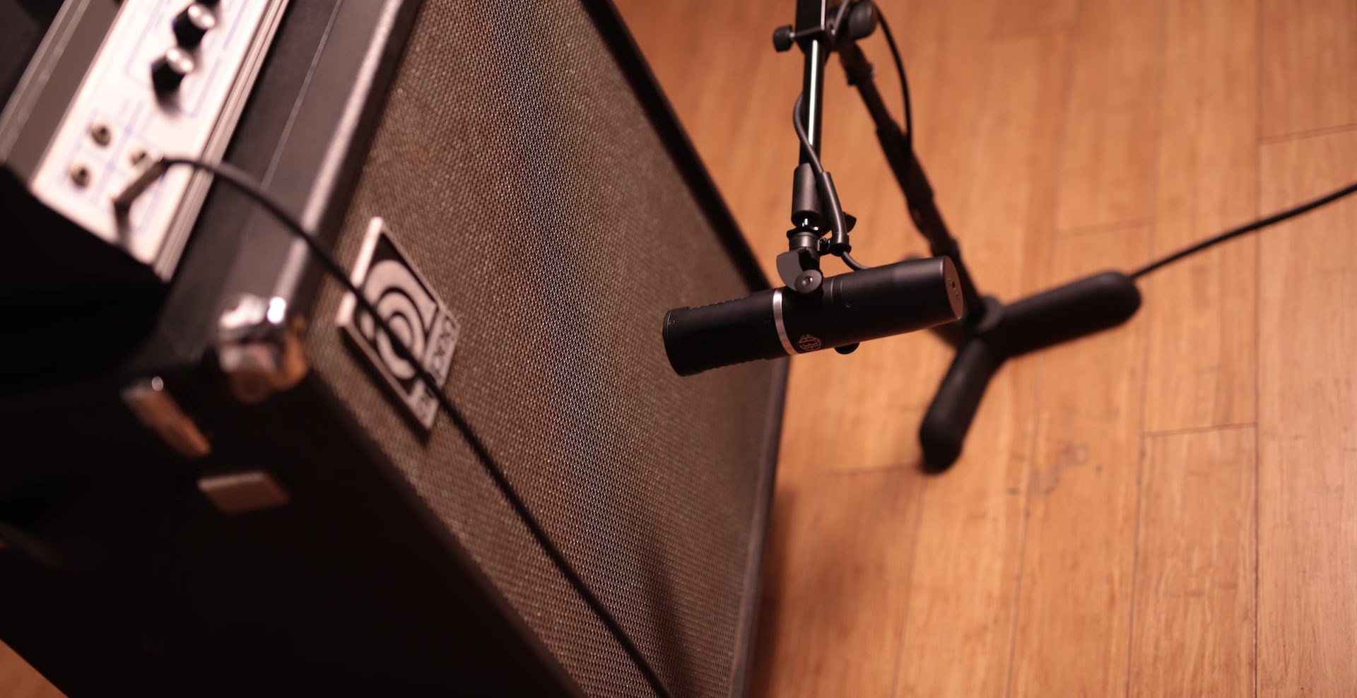 How To Record Electric Bass with the KU5A artist portrait