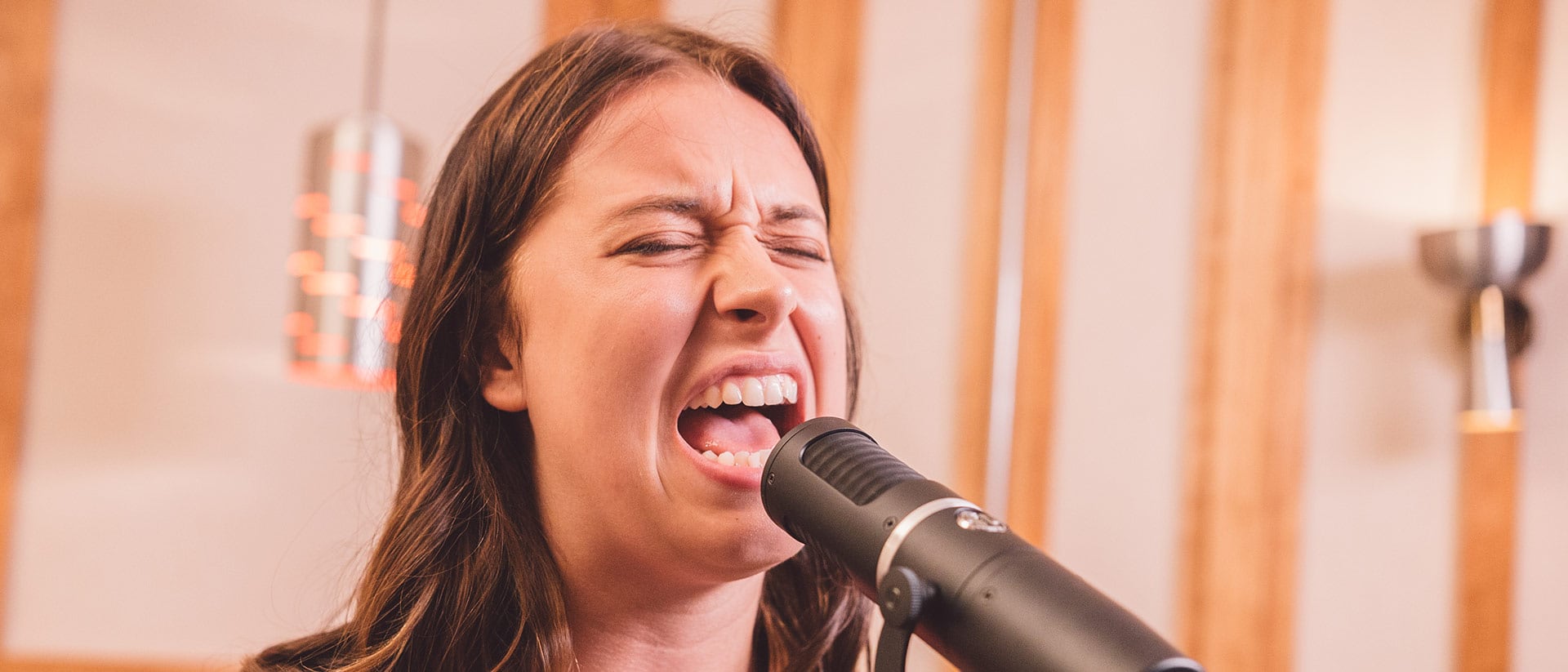 Scary Pockets Perform “Jolene” Featuring Rett Madison artist portrait